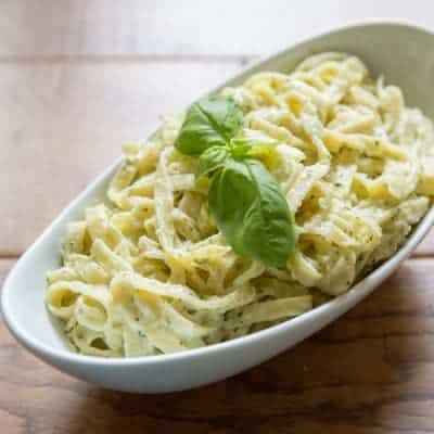Creamy Pesto Pasta: Easy Recipe & Customizable Family Favorites